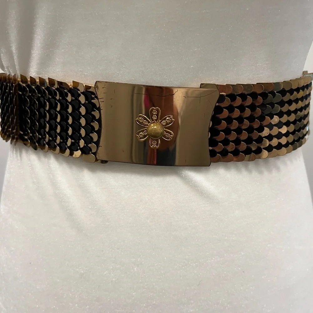 Vintage Gold Glam Black Wide Metal Stretch Belt buckle flower in center